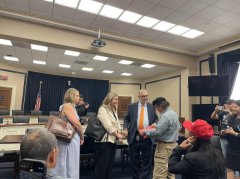 《向中共病毒索赔之路：一支巡游车队的